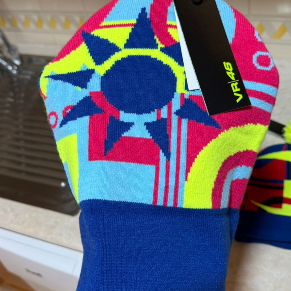 TOUCA E CHAVEIRO VR46 ou 20 COTAS NA AÇÃO DA R3